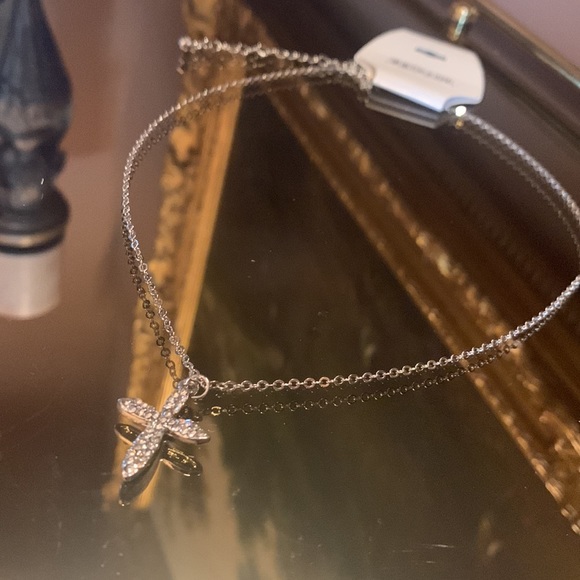 *LAST ONE* Silver Cross Necklace - Picture 3 of 4